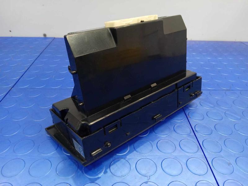 2001 Lexus IS300 Heater A/C Control