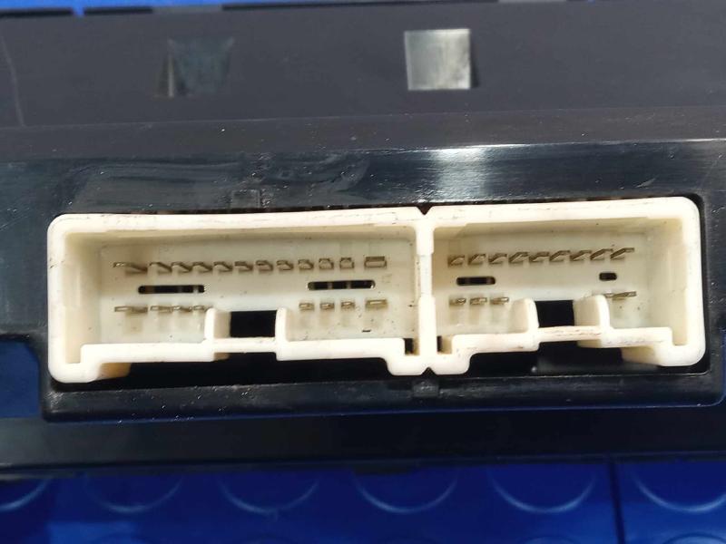 2001 Lexus IS300 Heater A/C Control