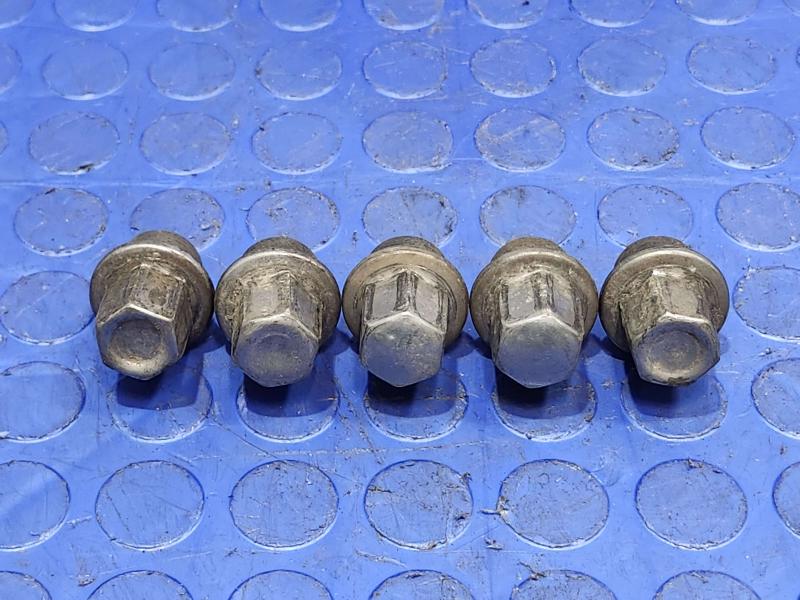 2012 Dodge Grand Caravan Lug Nuts