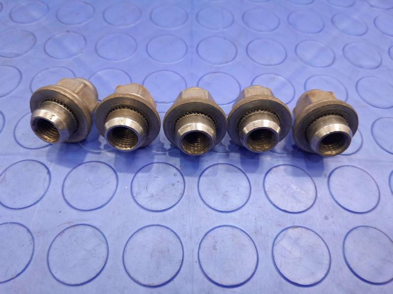 2016 Mitsubishi Outlander Lug Nuts