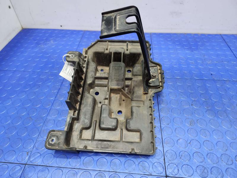 2015-2021 Kia Sedona OEM 80 Amp Battery Tray Carrier Assembly 37150A9000
