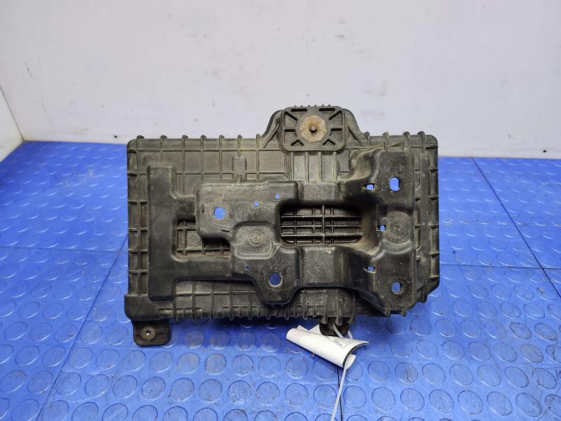 2015-2021 Kia Sedona OEM 80 Amp Battery Tray Carrier Assembly 37150A9000