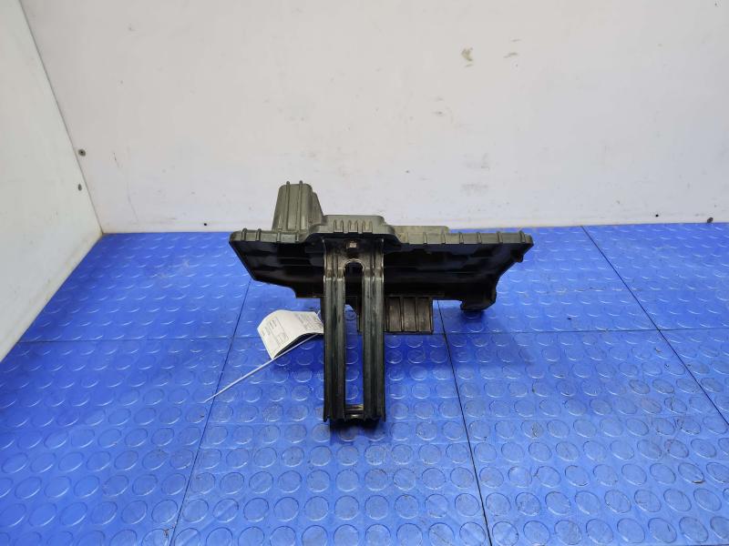 2015-2021 Kia Sedona OEM 80 Amp Battery Tray Carrier Assembly 37150A9000