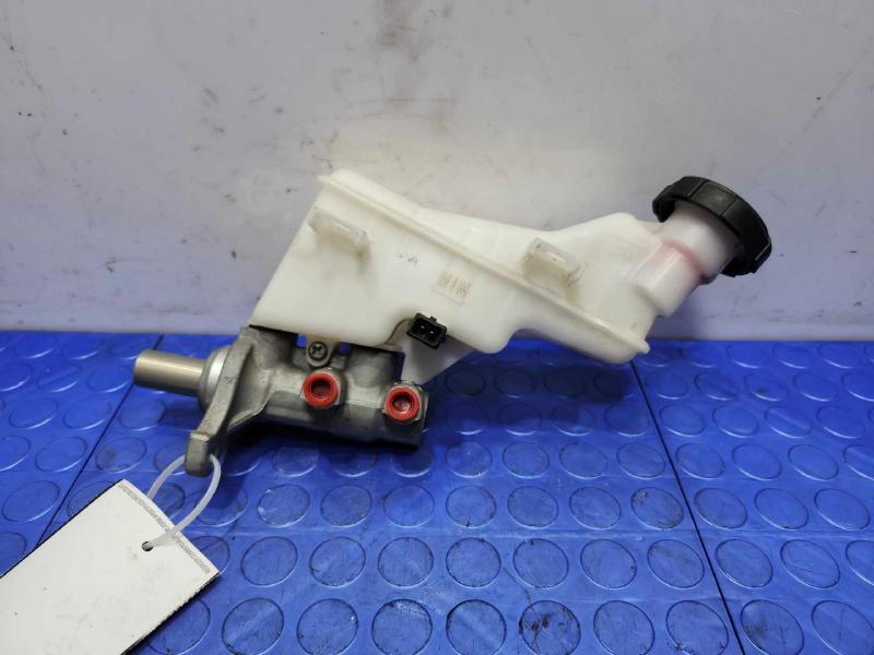 2018-2019 Kia Rio Brake Master Cylinder Assembly Genuine OEM 58510H9210