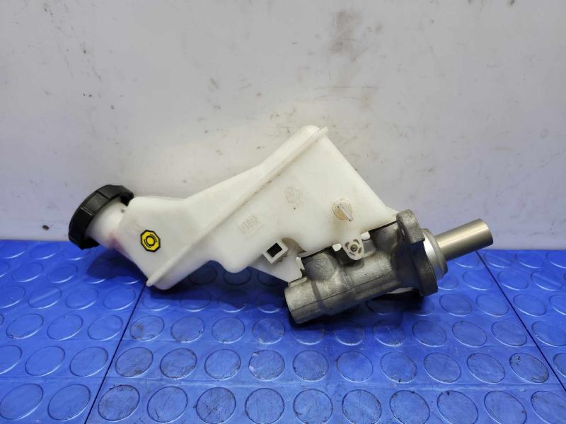 2018-2019 Kia Rio Brake Master Cylinder Assembly Genuine OEM 58510H9210