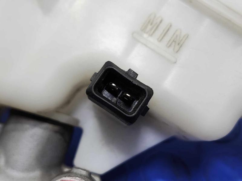 2018-2019 Kia Rio Brake Master Cylinder Assembly Genuine OEM 58510H9210
