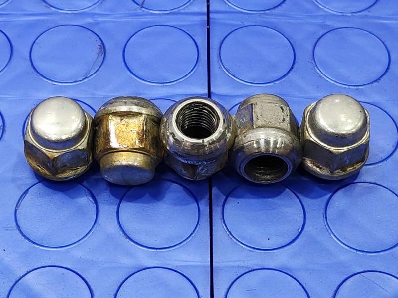 2016 Acura ILX Lug Nuts