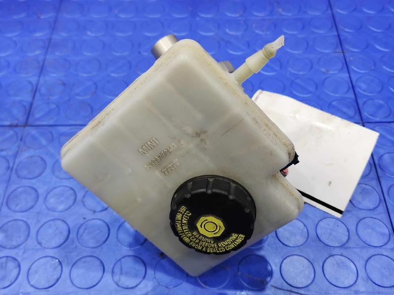 2014 MINI Cooper Countryman Master Cylinder
