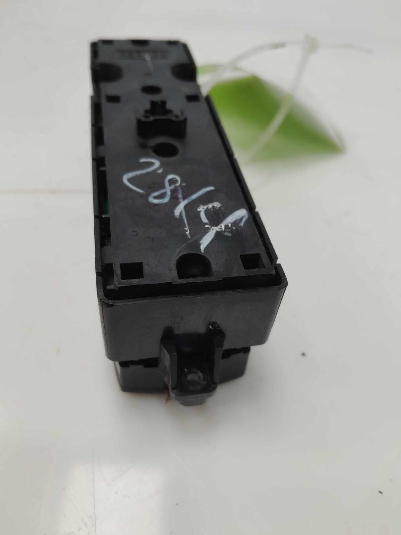 2013 Ford Fusion Door Switch Front