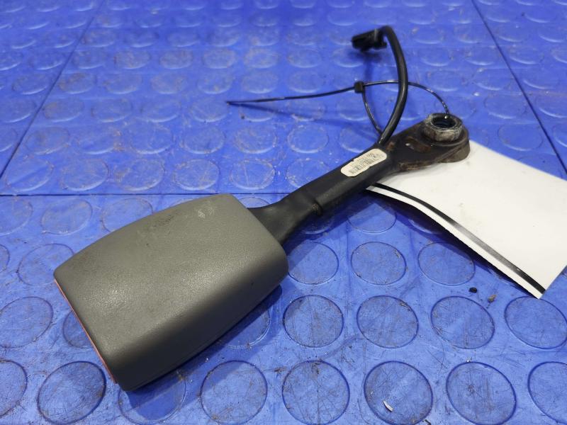 2009 Chevrolet Malibu Front Seat Belt
