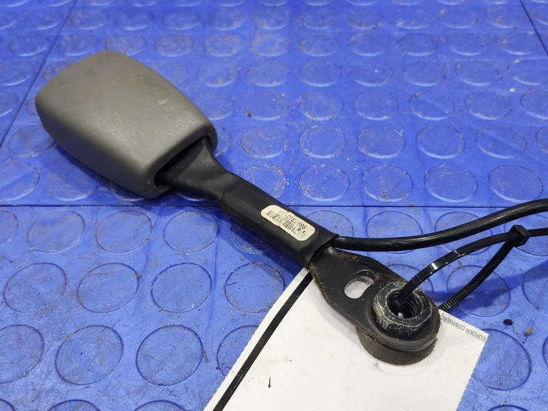2009 Chevrolet Malibu Front Seat Belt