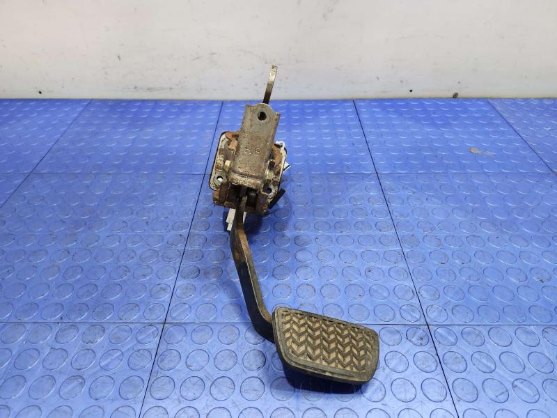 2003 Toyota 4Runner Brake Pedal
