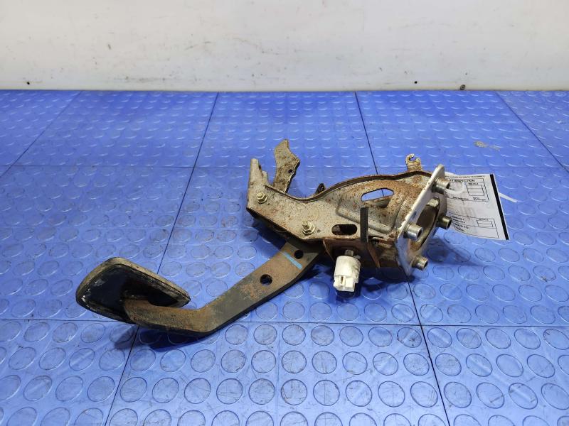 2003 Toyota 4Runner Brake Pedal