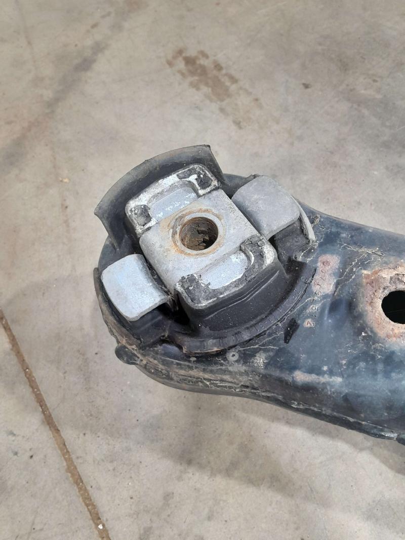 2006 - 2011 Mercedes Benz W164 ML Rear Crossmember Subframe OEM 1643500132