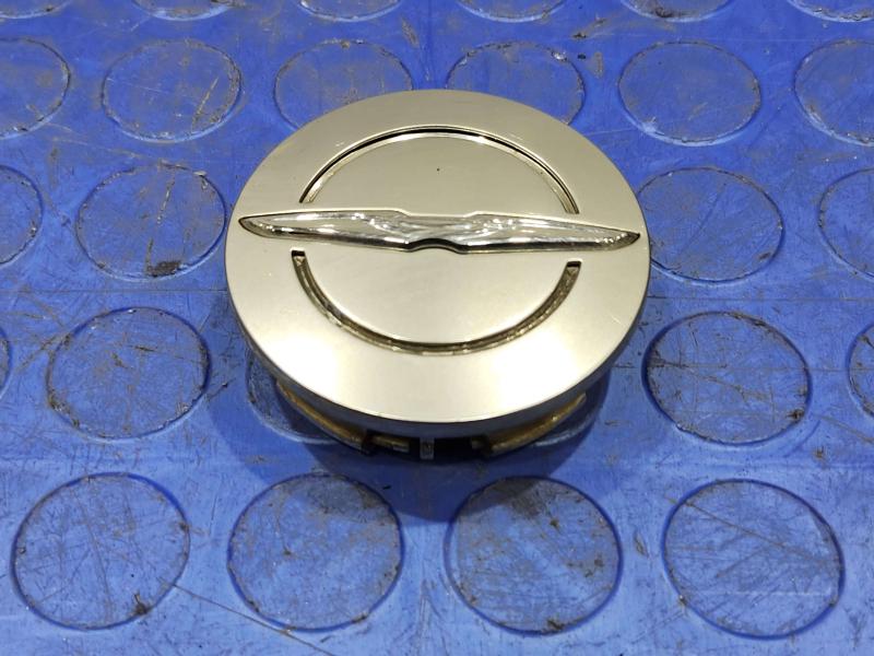 2013 Chrysler 300 Center Cap