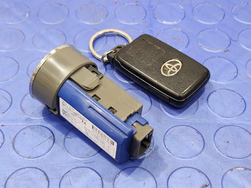 2012-2015 Toyota Prius 1.8L Keyless Ignition Smart Key Switch with FOB OEM 8961175044