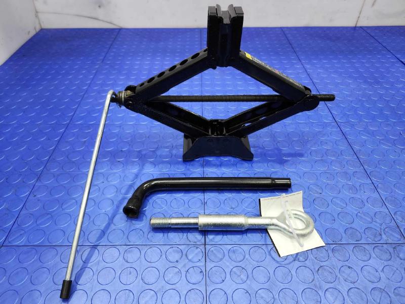 2010-2017 Volvo XC60 Spare Tire Tools Jack Kit Assembly Genuine OEM 31317715
