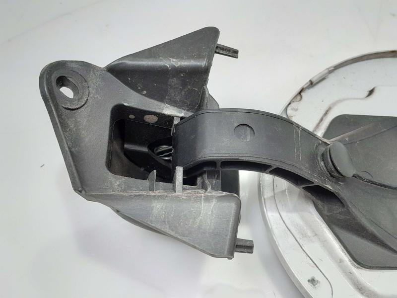2014 Chevrolet Caprice Fuel Tank Door