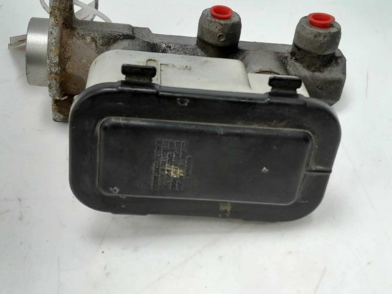 1995 Chevrolet Suburban Master Cylinder
