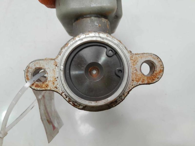 1995 Chevrolet Suburban Master Cylinder