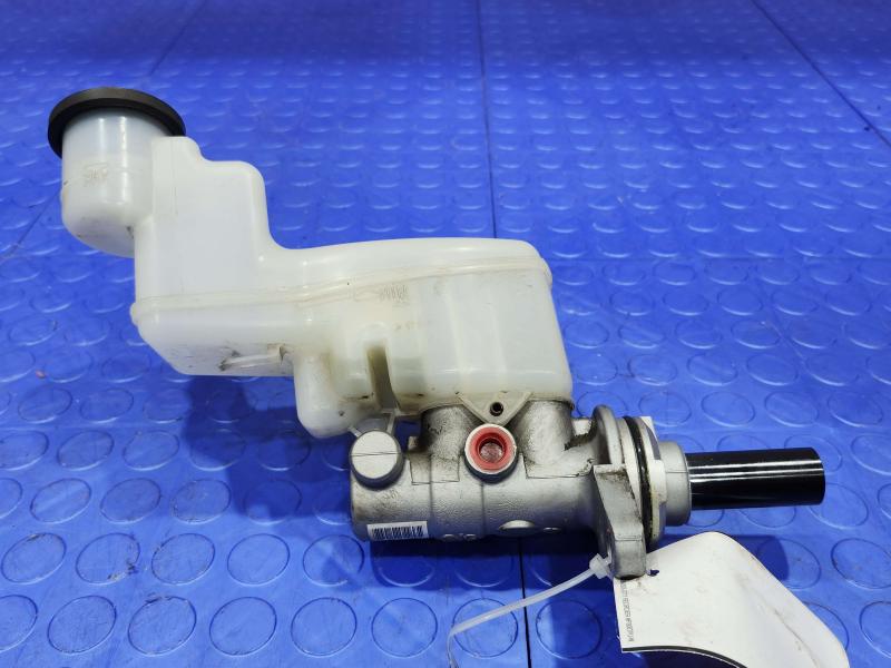 2007-2011 Toyota Camry Brake Master Cylinder Assembly Genuine OEM 4720106430
