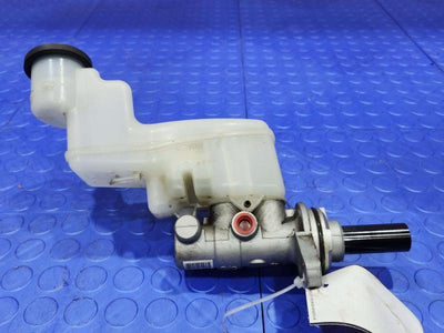 2007-2011 Toyota Camry Brake Master Cylinder Assembly Genuine OEM 4720106430