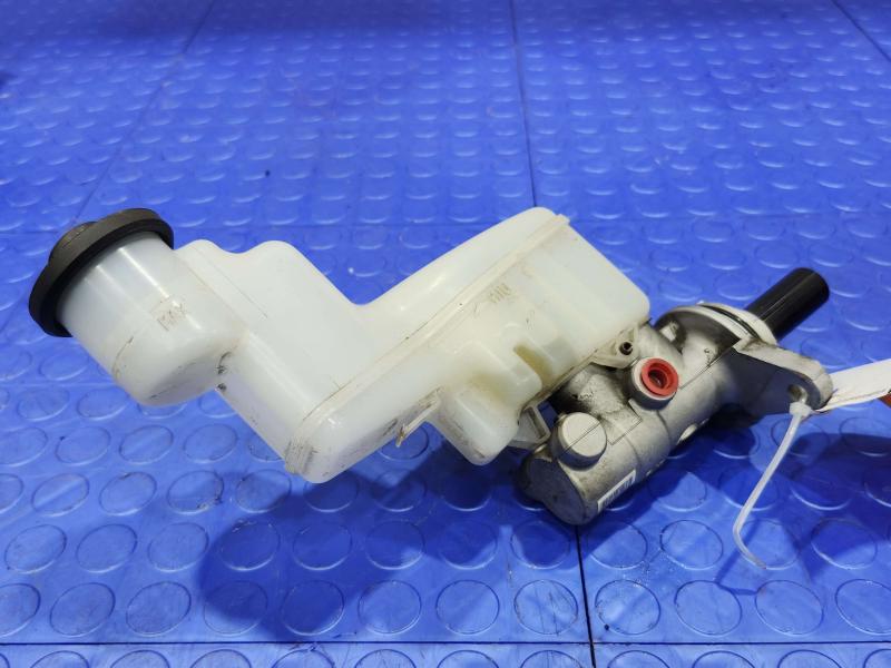 2007-2011 Toyota Camry Brake Master Cylinder Assembly Genuine OEM 4720106430