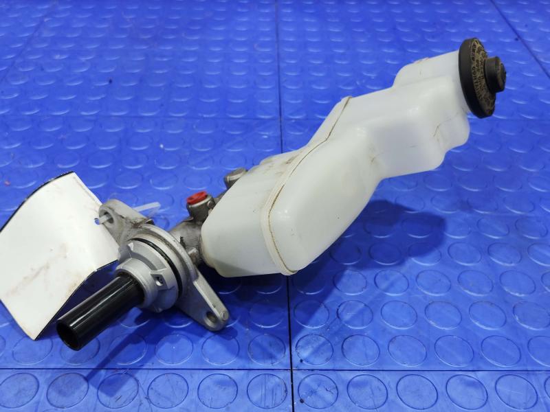2007-2011 Toyota Camry Brake Master Cylinder Assembly Genuine OEM 4720106430
