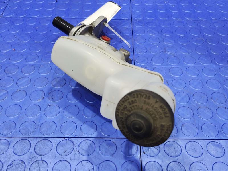 2007-2011 Toyota Camry Brake Master Cylinder Assembly Genuine OEM 4720106430