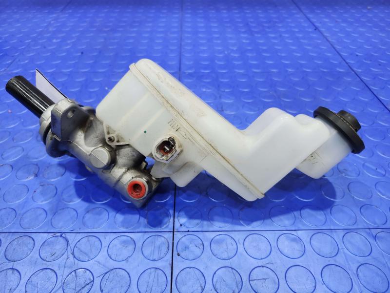 2007-2011 Toyota Camry Brake Master Cylinder Assembly Genuine OEM 4720106430