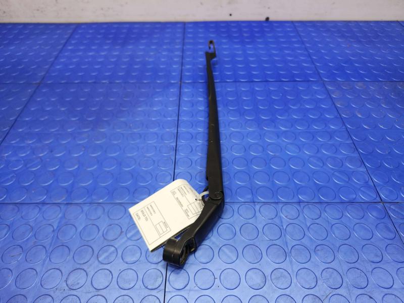 2015 Toyota Prius Wiper Arm