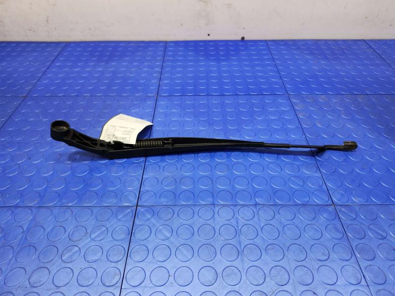 2015 Toyota Prius Wiper Arm