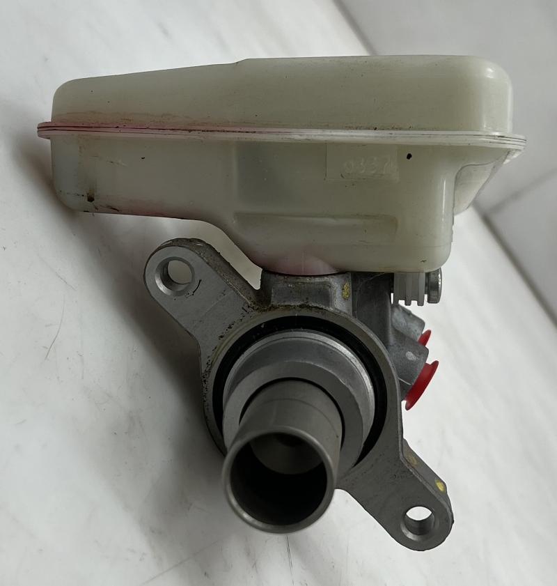 2015 - 2020 Ford Edge Brake Master Cylinder Assembly OEM F2GZ2140A