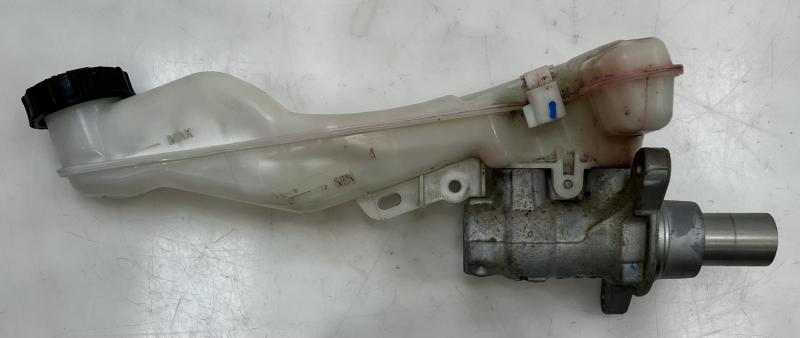 2015 - 2020 Ford Edge Brake Master Cylinder Assembly OEM F2GZ2140A