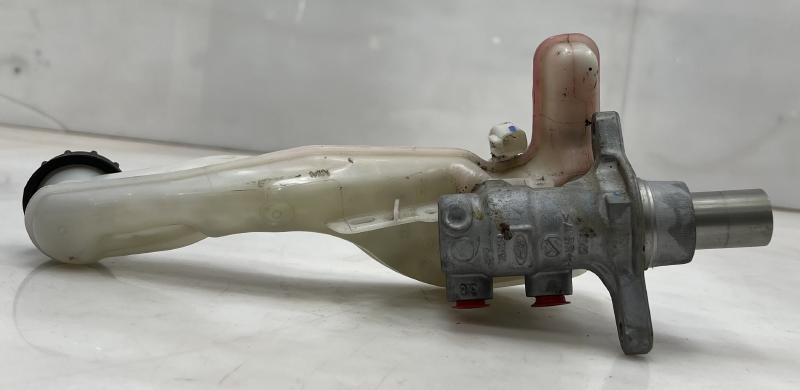 2015 - 2020 Ford Edge Brake Master Cylinder Assembly OEM F2GZ2140A