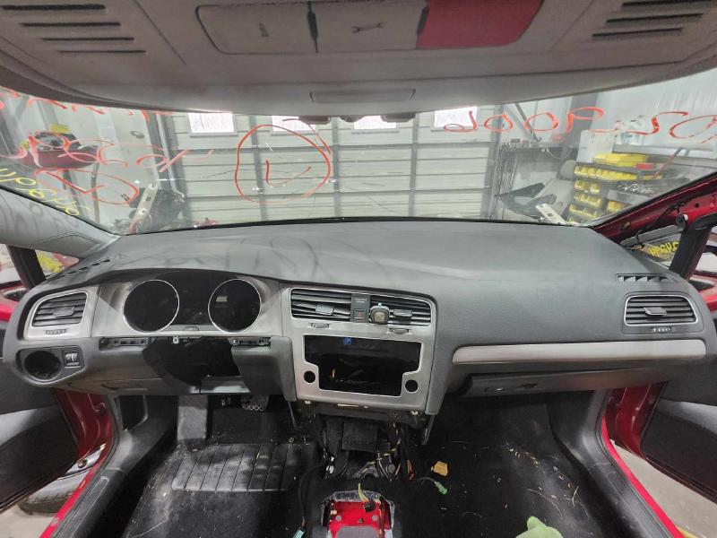 2015 Volkswagen Golf Dash Panel
