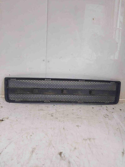 2005 Saturn Vue Grille