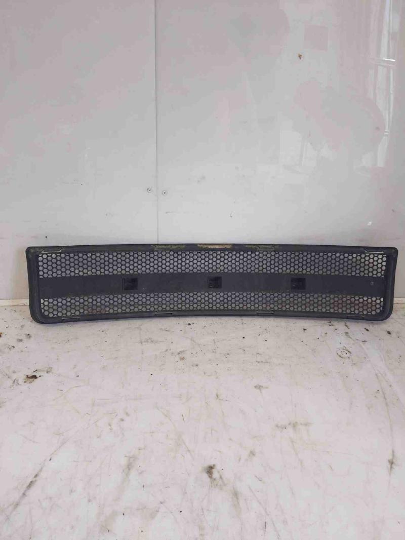2005 Saturn Vue Grille