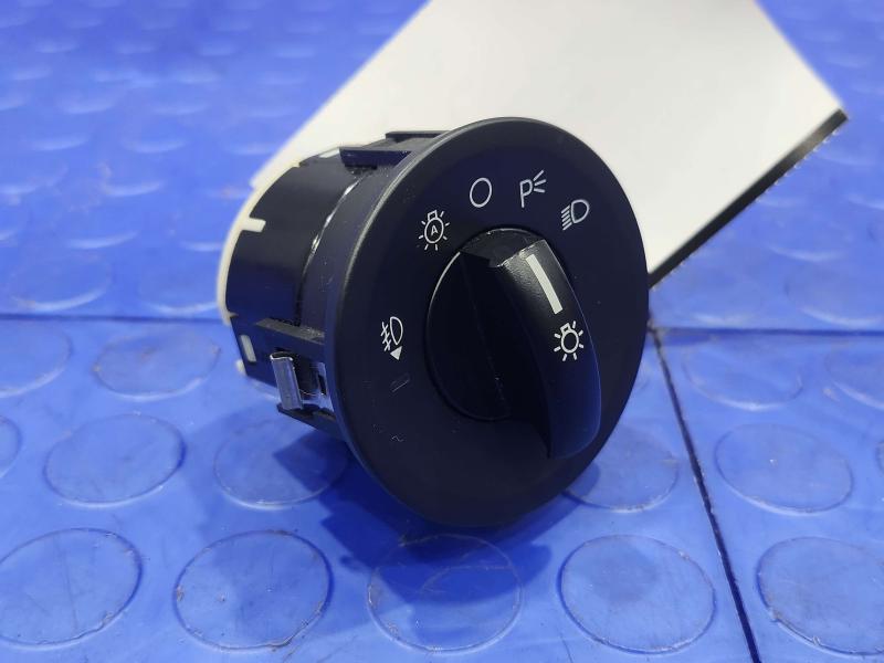 2012 Ford Escape Headlight Switch (Dash Mtd)