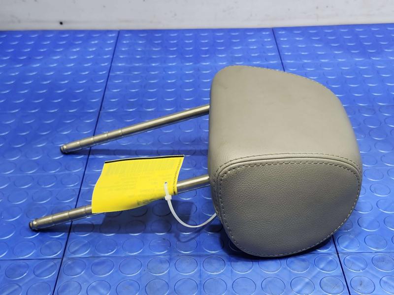 2005 Volkswagen Jetta Headrest