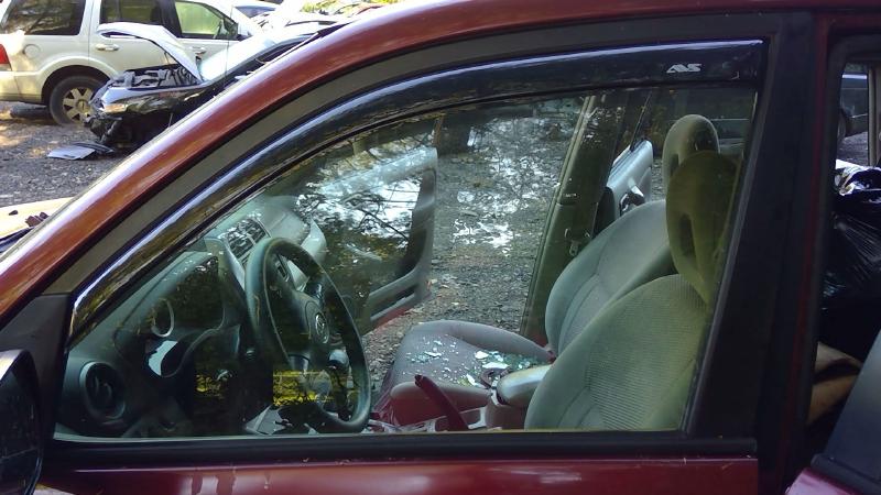 2001 - 2005 Toyota Rav4 Front Door Glass LH Driver Side OEM 6810242120