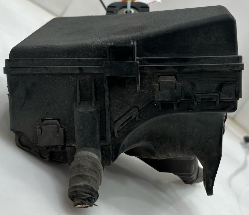 2013 Toyota Prius Engine Fuse Box