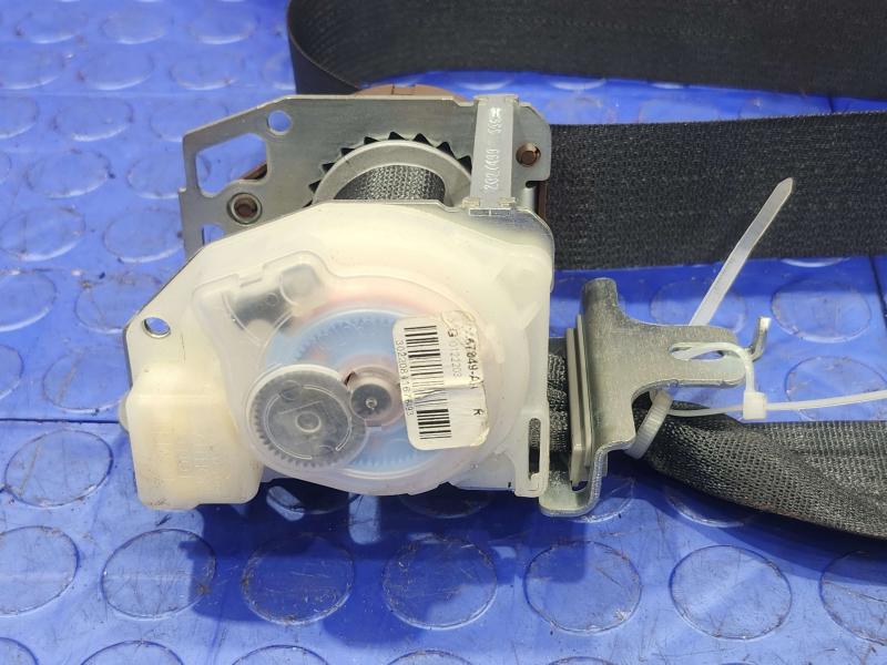 2013 Nissan Pathfinder Rear Seat Belt