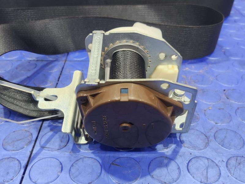 2013 Nissan Pathfinder Rear Seat Belt