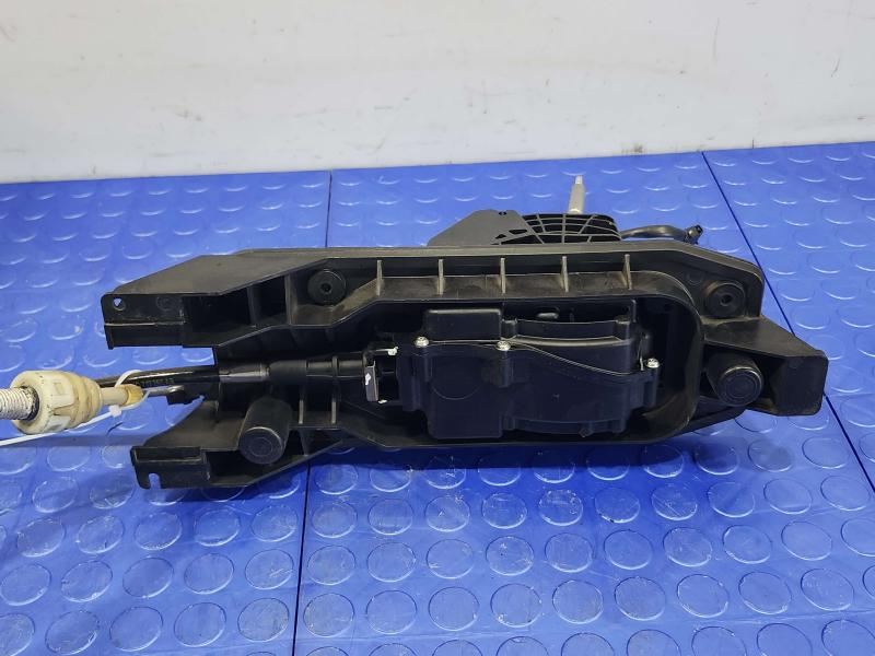 2020 Volkswagen Passat Floor Shifter
