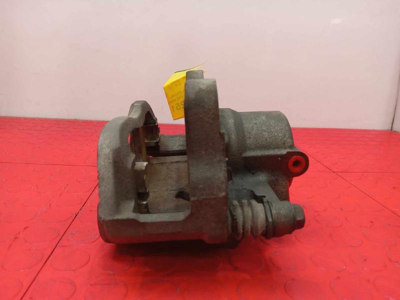 2016 Chrysler 200 Caliper
