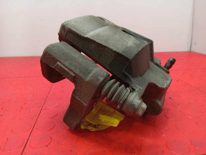 2016 Chrysler 200 Caliper