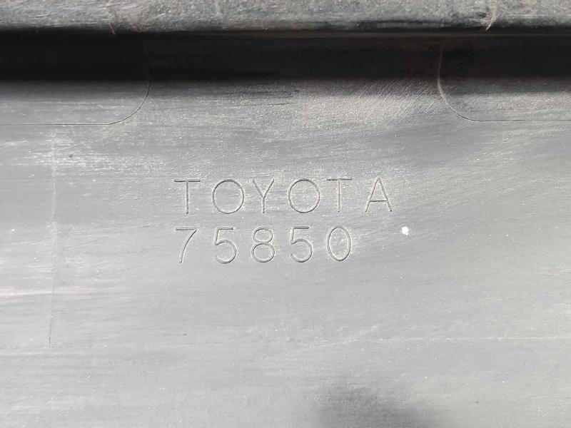 2008 Lexus RX400 Hybrid Rocker Moulding