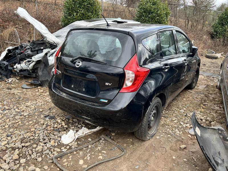 2015 Nissan Versa Front Door