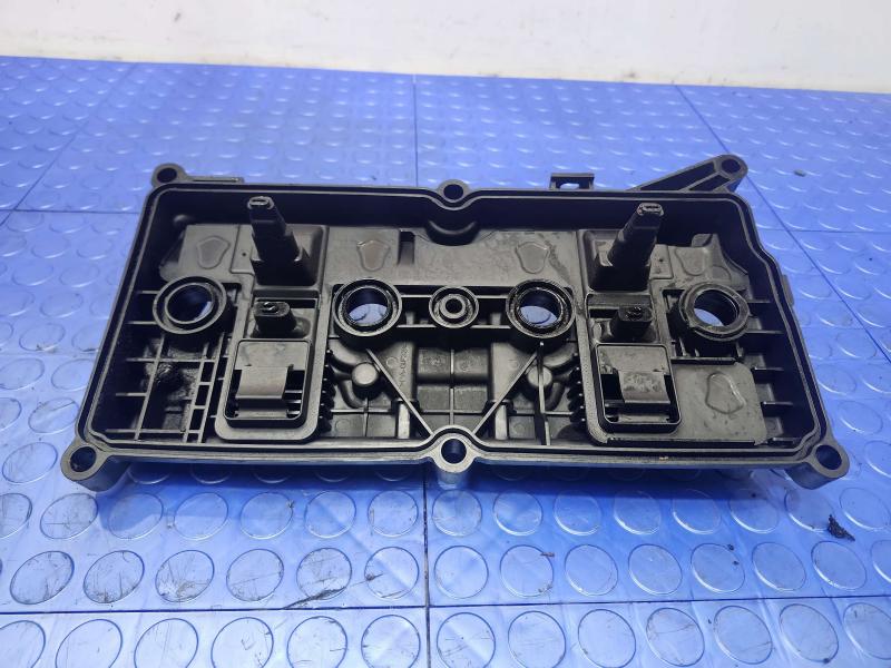 2015 Nissan Juke Valve Cover